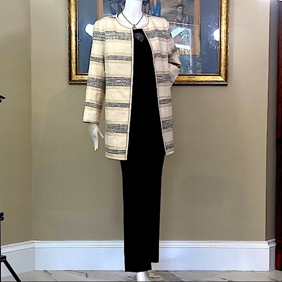 🆕🏷️ :Lafayette 148 New York NWT Retail tags at $698 Italian fabric. - Picture 3 of 13